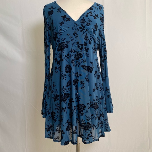 miami Dresses & Skirts - MIAMI | Blue overlay dress w/ black velvet flowers